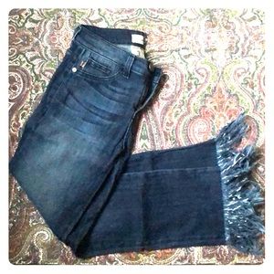 Trendy Frayed Bottom Blue Denim Jeans